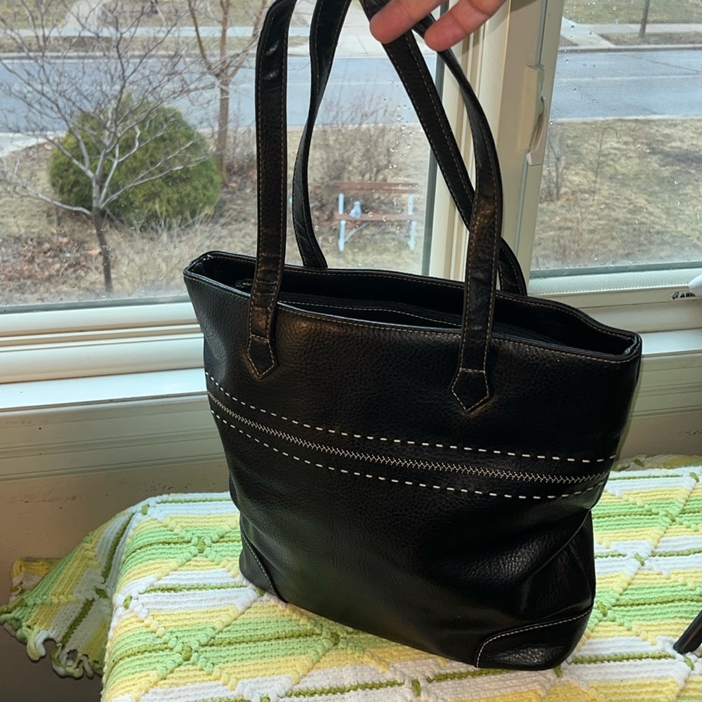 Black Liz Claiborne Vegan Tote Satchel White Stitching‎ Detail